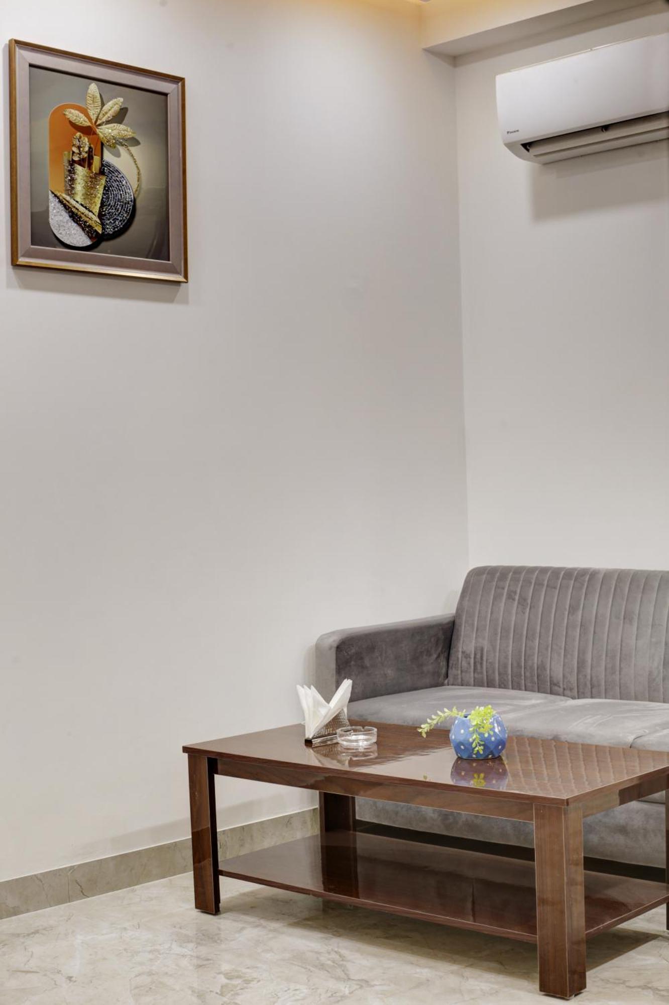 Limewood Stay - Millennium Huda City Center Γκουργκάον Εξωτερικό φωτογραφία